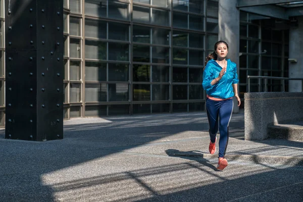 Mujer ciudad running, sunrise jogging concepto . —  Fotos de Stock