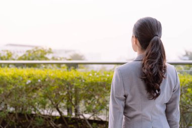 dört gözle hanım.