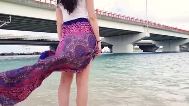 Slow Motion Young Asian Girl Turned Look Camera Gives Big — Stock Video