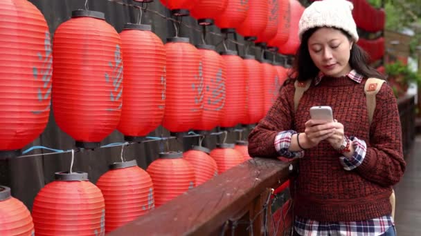 Asian Woman Walking Stop Bridge Texting Message While Red Lantern — Stock Video