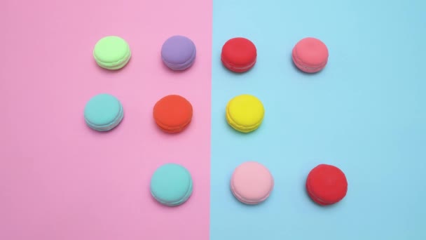 Twee Handen Weg Nemen Macaron Tafel Van Links Rechts — Stockvideo