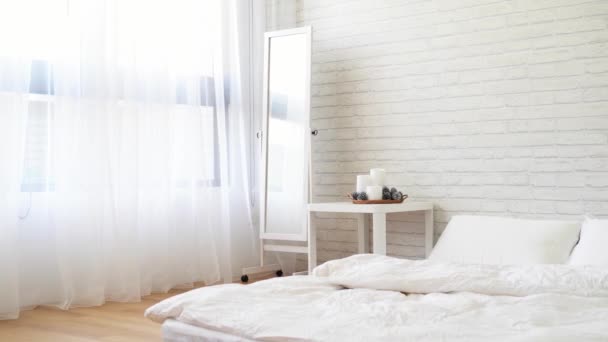 Vide Personne Chambre Blanche Lumineuse Moderne Avec Espace Copie — Video