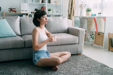 Sabah kahvesinin tadını çıkar günlük rutin yaşam tarzın