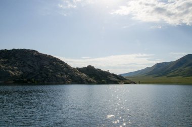 Dağlarda huzurlu su