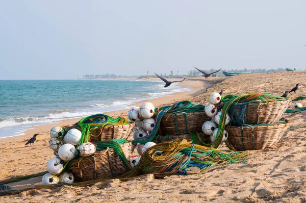 Αλιευτικό εξοπλισμό, buskets με δίχτυ και πλωτήρες — Φωτογραφία Αρχείου