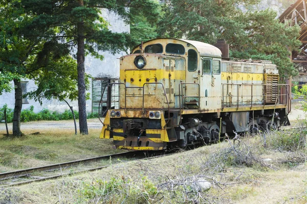 Velha locomotiva soviética, vista frontal — Fotografia de Stock