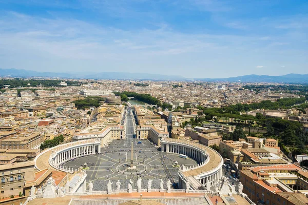 Visa Rom från toppen av basilikan st. Peters — Stockfoto