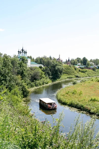 Vista del río Kamenka, Rusia, Suzdal — Foto de Stock