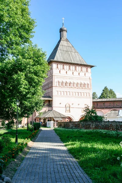 The main entrance tower of the Saviour Monastery of St. Euthymius, Russia, Suzdal — Stock Photo, Image