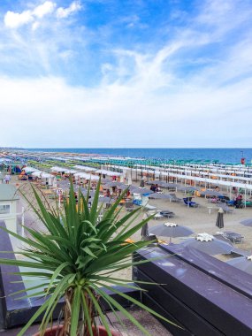 Plaj ve deniz, Ýtalya, Riccione için Restoran terasından görüntüleyin