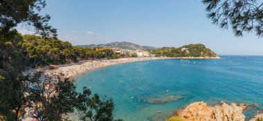 Fenals sahilinin panoramik manzarası, İspanya, Lloret de Mar