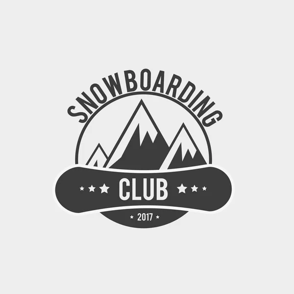 Logo del club de snowboard, etiqueta o plantilla de insignia. Símbolo de snowboard con montañas . — Vector de stock