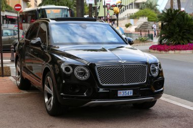 Siyah Bentley Bentayga 