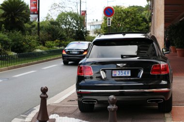 Siyah Bentley Bentayga 