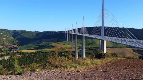 Millau viadukt, aveyron departement, frankreich — Stockvideo