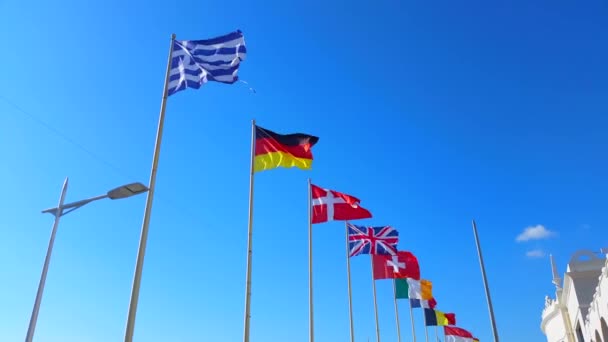 Schöne Flaggen der Welt wehen im Wind — Stockvideo