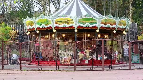 Beautiful Carousel Merry-Go-Round. — Stock Video