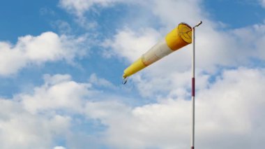 Turuncu Rüzgar gülü tr Blue Sky