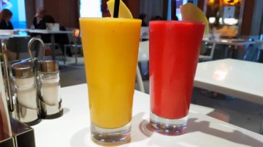 Smoothies restoranda bardak