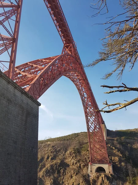 Sotto il Viadotto Garabit in Francia — Foto Stock