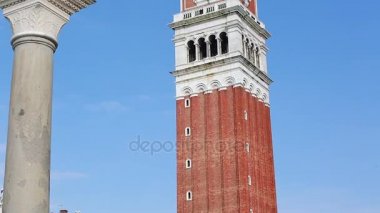 Campanile di Venezia ile kanatlı aslan 