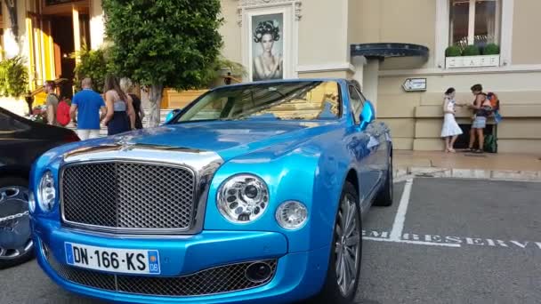 Modrá Bentley Mulsanne — Stock video