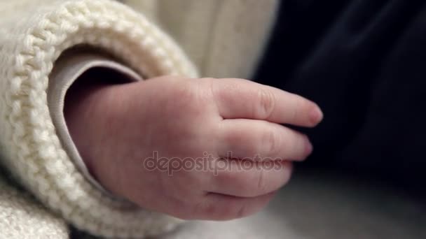 Close Newborn Baby Hand Moving — стоковое видео