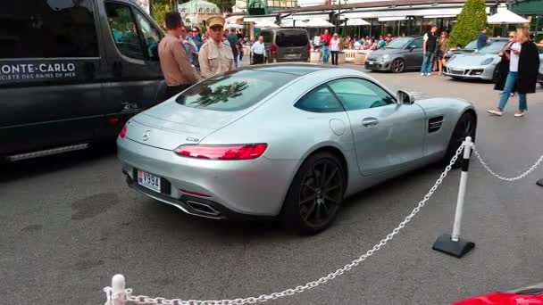 Monte Carlo Mônaco Outubro 2017 Man Driving Expensive Silver Mercedes — Vídeo de Stock