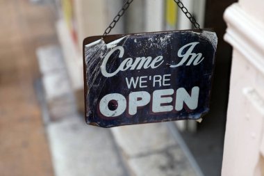Biz açık, Metal teneke işaretimsin cevap verin