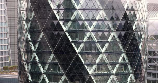 London June 2019 Gherkin Mary Axe Commercial Skyscraper London Primary — стокове відео