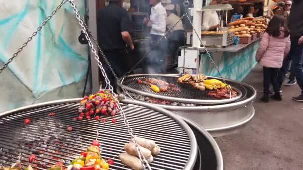 Condamine Monaco December 2019 Meat Grilled Skewers Vegetables Large Outdoor — Stock Video