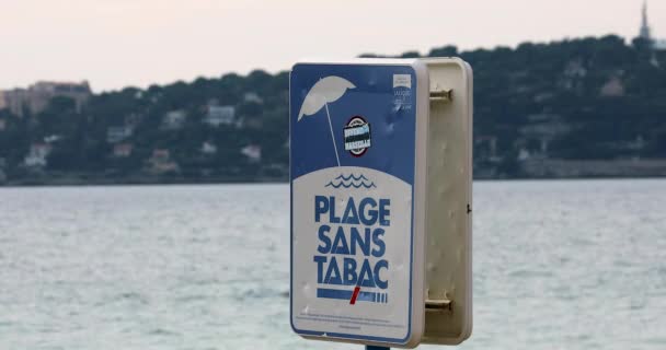 Menton Francia Enero 2020 Smoking Beach Sign Smoking Área Symbol — Vídeo de stock