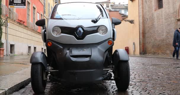 Parma Italien Januar 2020 Renault Twizy Electric Electric City Car — Stockvideo