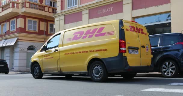 Menton France January 2020 Yellow Mercedes Benz Vito Dhl Delivery — Stock Video