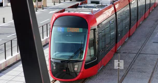 2020年2月3日 尼斯电车道 现代新电车等人 2号线2号线 位于法国里维拉 关闭前视图 Dci 4K视频 — 图库视频影像