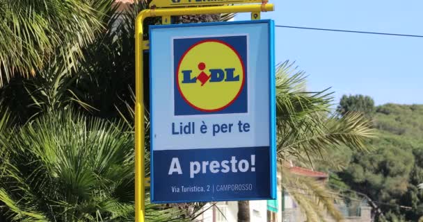 Bordighera イタリア 2020年2月22日 イタリア リグーリア州 ヨーロッパの通りにあるリドル スーパーマーケットのビルボード ポスター広告 クローズアップビュー Dci — ストック動画