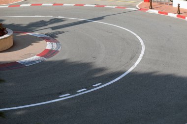 Monte-Carlo, Monaco - 20 Haziran 2019: Fairmont Saç tokası veya Loews Virajı, Fransız Rivierası 'nda Monte-Carlo Grand Prix' inin en ünlü bölümü (Formula 1 'in en yavaş köşesi)