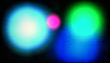 Parlak gece sokak ışıkları, bulanık şehir romantik ışık arka planı