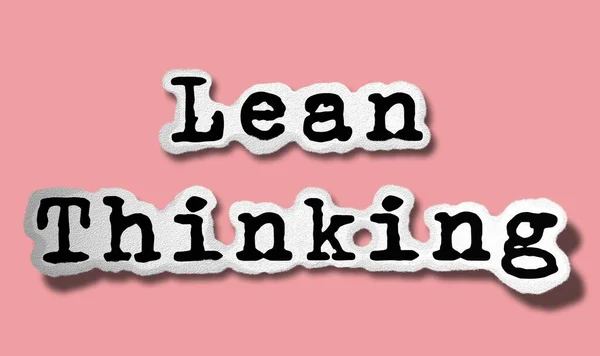 Lean Thinking Palabras Planas Papel Roto Sobre Fondo Rosa Ilustración — Foto de Stock