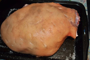 Taze domuz eti baharat ile 