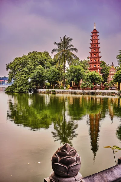 hanoi vietnam Asya'da güzel Budist tapınağı