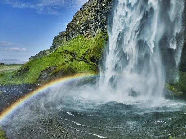 Hermosa cascada en el verano de hielo — Foto de Stock