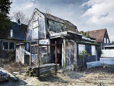 Yüksek çözünürlüklü eski terk edilmiş evde