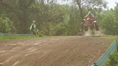 Chernivtsi, Ukrayna - 5 Mayıs, 2018: Wsc FIM Dünya Sidecarcross Şampiyonası. Çok yavaş hareket.