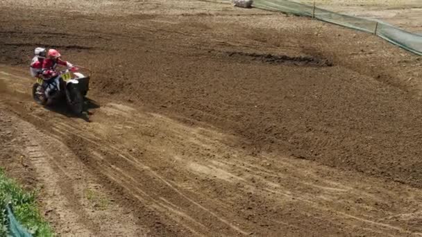 CHERNIVTSI, UCRANIA - 5 de mayo de 2018: WSC FIM World Sidecarcross Championship. Movimiento lento . — Vídeos de Stock