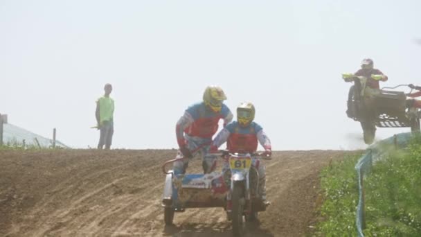 Černovice, Ukrajina - 5. května 2018: Sidecarcross Wsc Fim mistrovství světa. Zpomalený pohyb. — Stock video