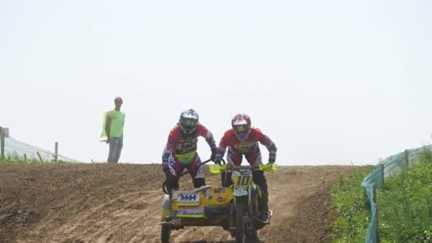 Czerniowce, Ukraina - 5 maja 2018 r.: Mistrzostwa świata w Sidecarcross Wsc Fim. Zwolnionym tempie. — Wideo stockowe