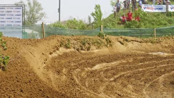 CHERNIVTSI, UKRAINE - 5 mai 2018 : Championnat du Monde FIM de Sidecarcross WSC. Mouvement lent . — Video