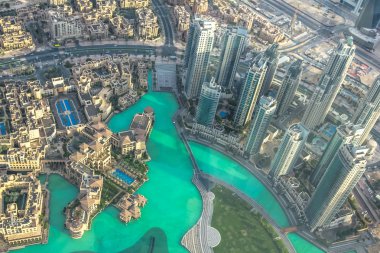 Uluslararası Dubai Kongre ve Sergi Sarayı Gölü hava