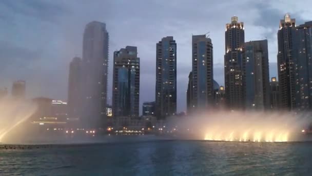 Dubai nacht fontein — Stockvideo